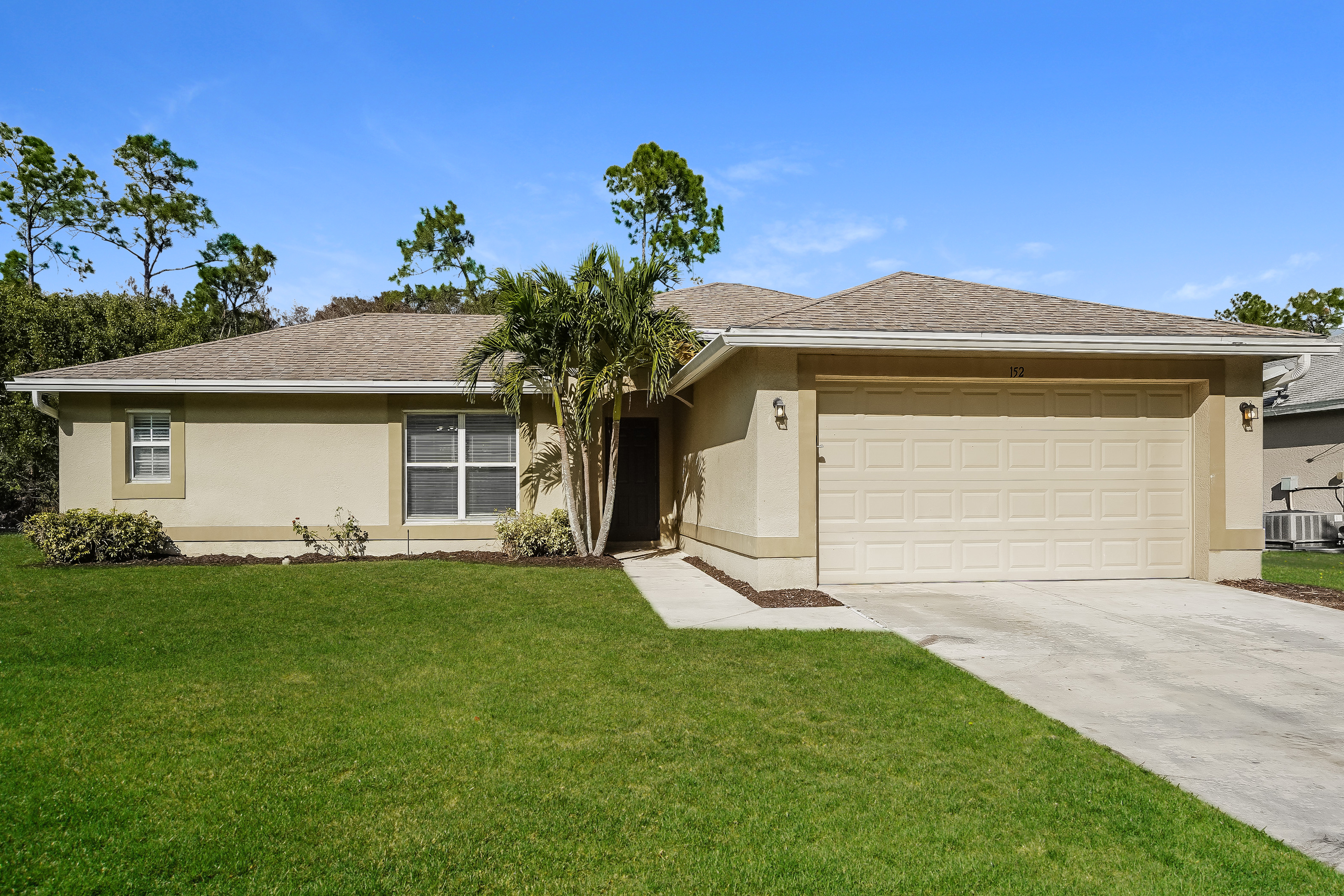 152 Ridgemont Dr Lehigh Acres, FL 33972
